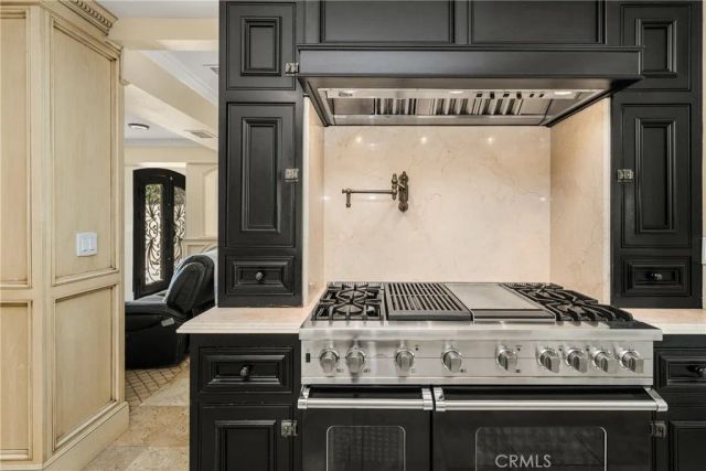 2342 Cynthia Court, Costa Mesa, CA 92627