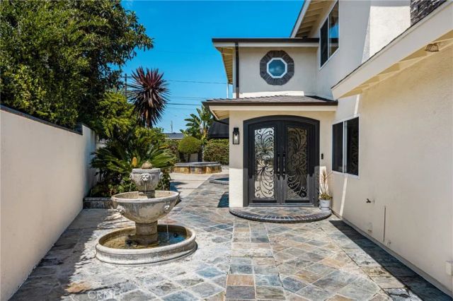 2342 Cynthia Court, Costa Mesa, CA 92627