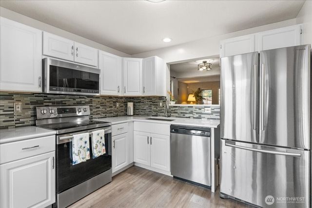 23955 58th Court S #E1, Kent, WA 98032