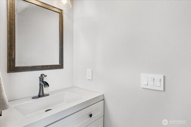 23955 58th Court S #E1, Kent, WA 98032