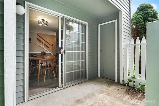 23955 58th Court S #E1, Kent, WA 98032
