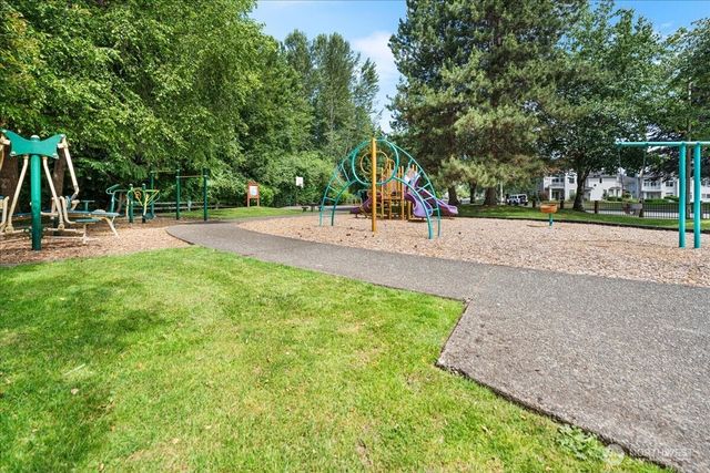 23955 58th Court S #E1, Kent, WA 98032