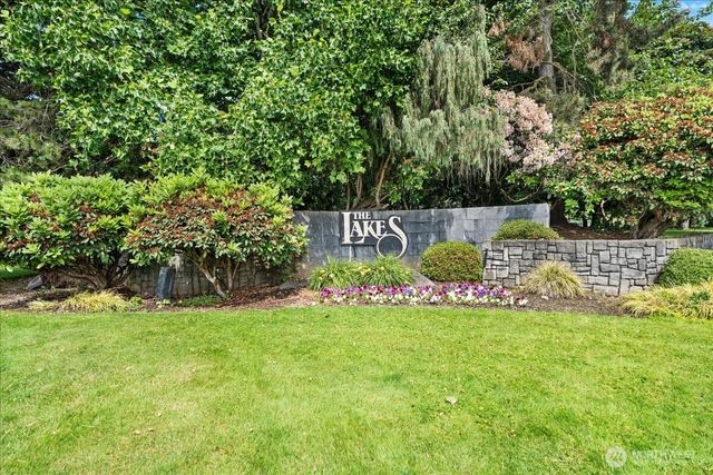 23955 58th Court S #E1, Kent, WA 98032