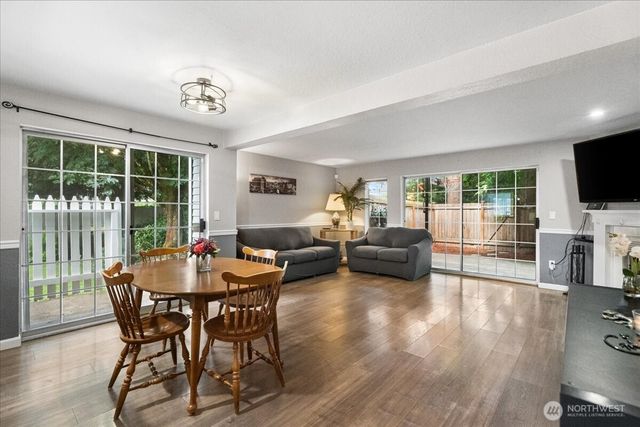 23955 58th Court S #E1, Kent, WA 98032