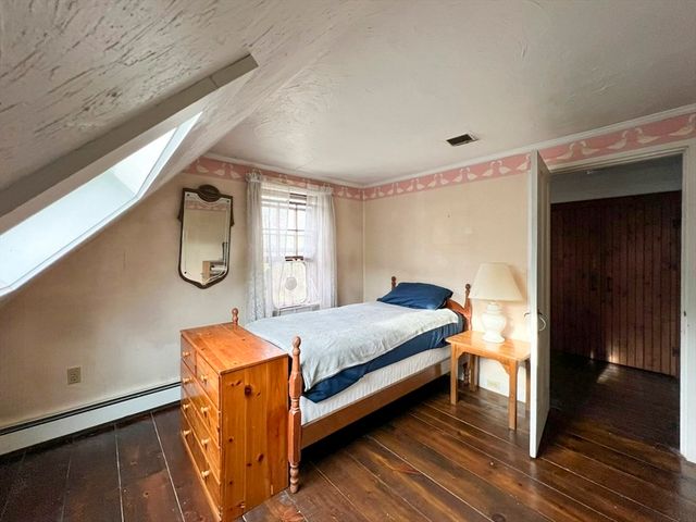 110 Center St, Plympton, MA 02367