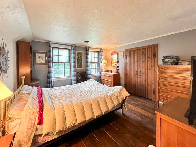 110 Center St, Plympton, MA 02367