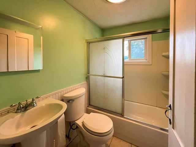 110 Center St, Plympton, MA 02367