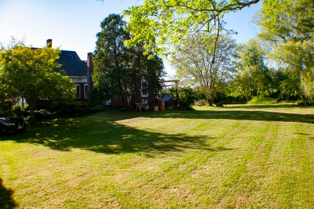 110 Center St, Plympton, MA 02367