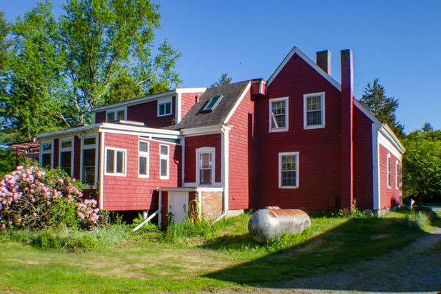110 Center St, Plympton, MA 02367