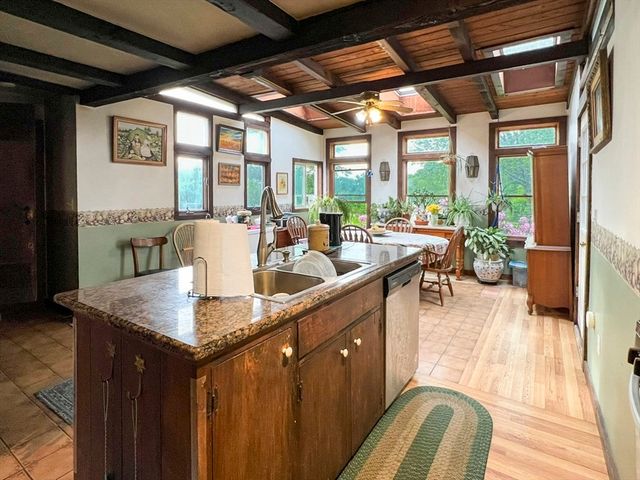 110 Center St, Plympton, MA 02367