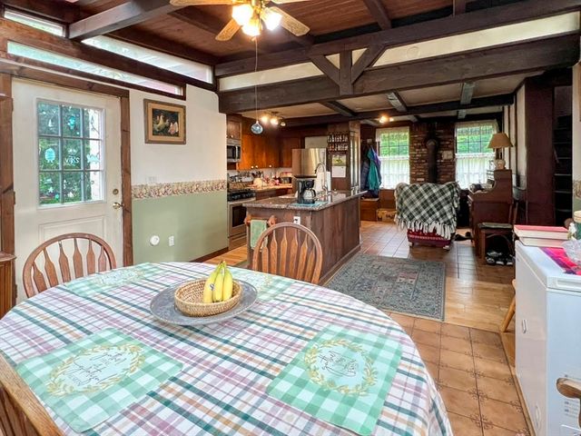 110 Center St, Plympton, MA 02367