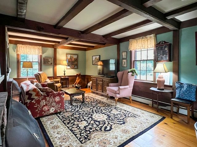 110 Center St, Plympton, MA 02367