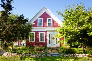 110 Center St, Plympton, MA 02367