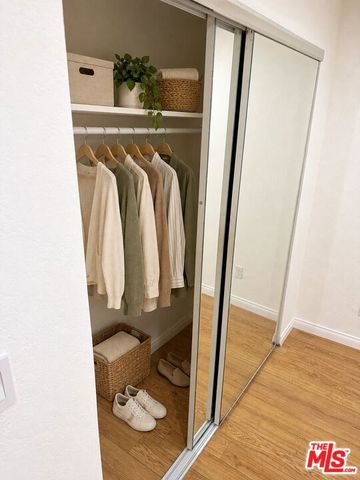 18530 Hatteras Street 216, Los Angeles, CA 91356