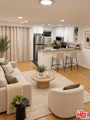 18530 Hatteras Street 216, Los Angeles, CA 91356