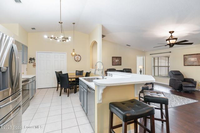 812 Gera Avenue NW, Palm Bay, FL 32907