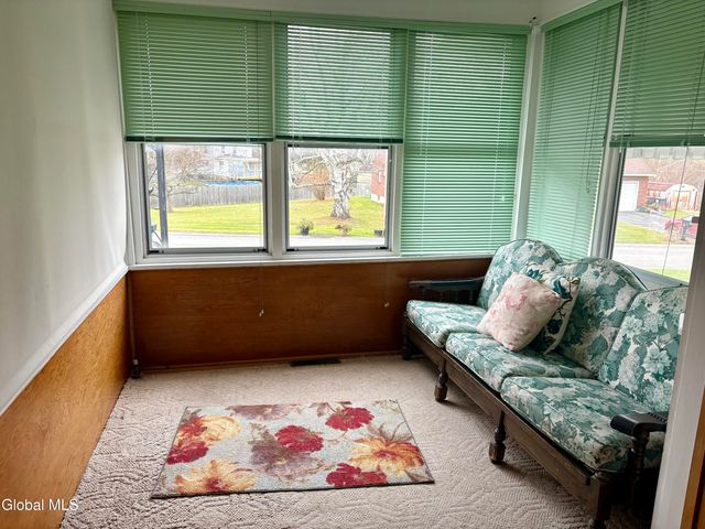 325 Midland Avenue, Niskayuna, NY 12304