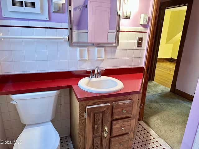 325 Midland Avenue, Niskayuna, NY 12304