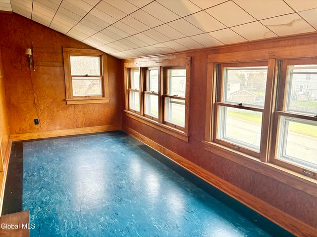 325 Midland Avenue, Niskayuna, NY 12304