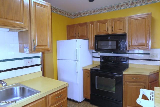 325 Midland Avenue, Niskayuna, NY 12304