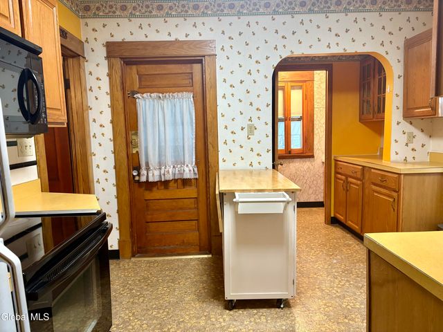 325 Midland Avenue, Niskayuna, NY 12304