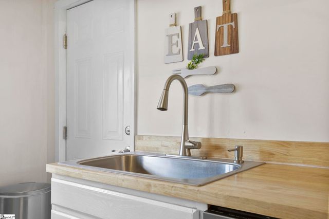 303 Horse Creek Road, Chesnee, SC 29323