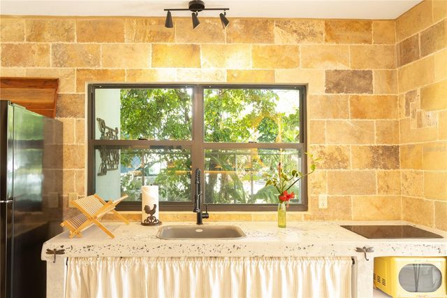 536 BRAVOS DE BOSTON, Vieques, PR 00765