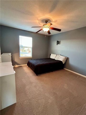 4913 S 22nd Street, Leavenworth, KS 66048