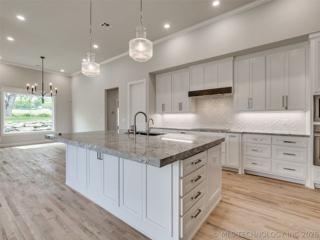 11264 S Fir Avenue W, Jenks, OK 74037