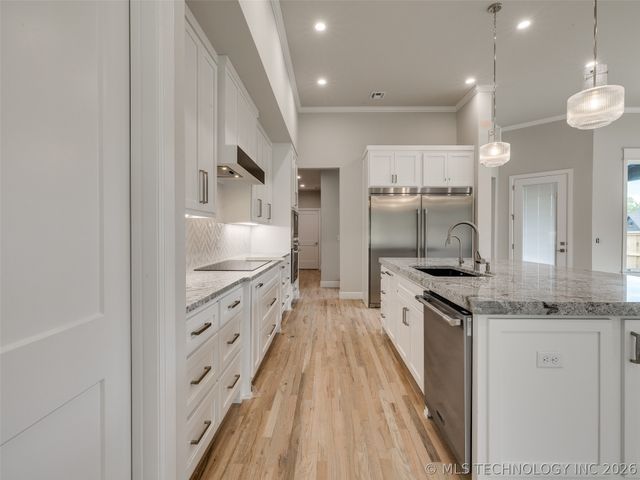 11264 S Fir Avenue W, Jenks, OK 74037