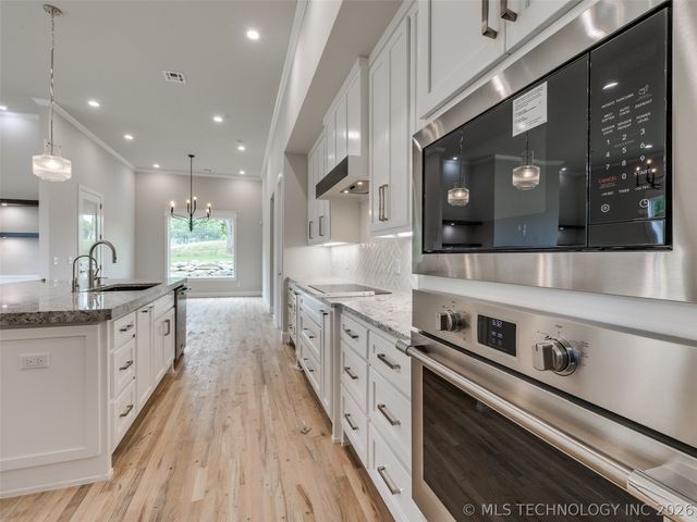 11264 S Fir Avenue W, Jenks, OK 74037