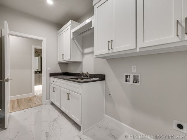 11264 S Fir Avenue W, Jenks, OK 74037