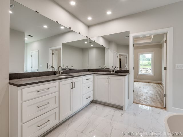 11264 S Fir Avenue W, Jenks, OK 74037