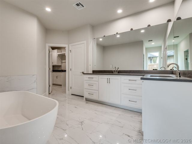 11264 S Fir Avenue W, Jenks, OK 74037