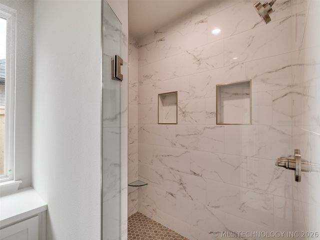 11264 S Fir Avenue W, Jenks, OK 74037