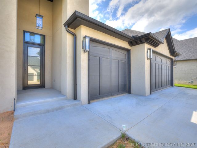 11264 S Fir Avenue W, Jenks, OK 74037