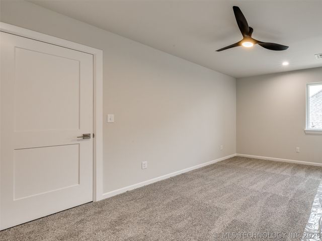 11264 S Fir Avenue W, Jenks, OK 74037