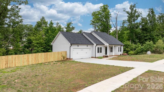1700 Ivey Court, Maiden, NC 28650