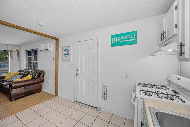 1918 MACOMBER AVENUE, Clearwater, FL 33755