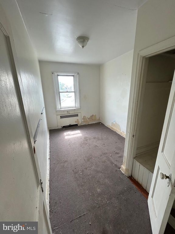 Image 11 of property listing at 2500 QUANTICO AVE, Baltimore, MD 21215