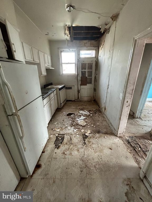 Image 3 of property listing at 2500 QUANTICO AVE, Baltimore, MD 21215