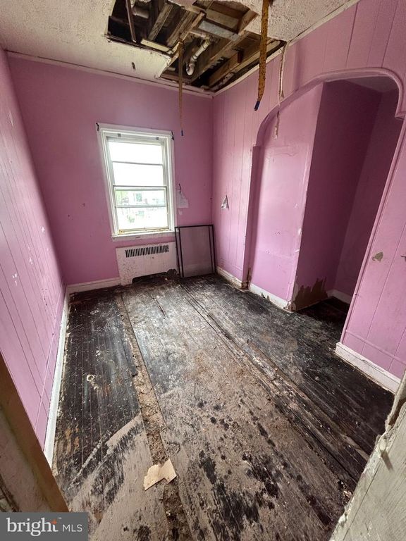 Image 4 of property listing at 2500 QUANTICO AVE, Baltimore, MD 21215