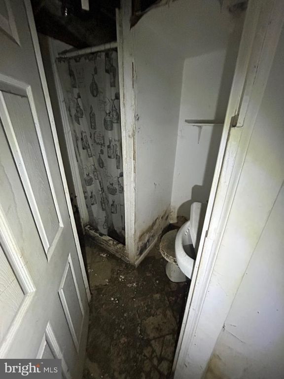 Image 9 of property listing at 2500 QUANTICO AVE, Baltimore, MD 21215