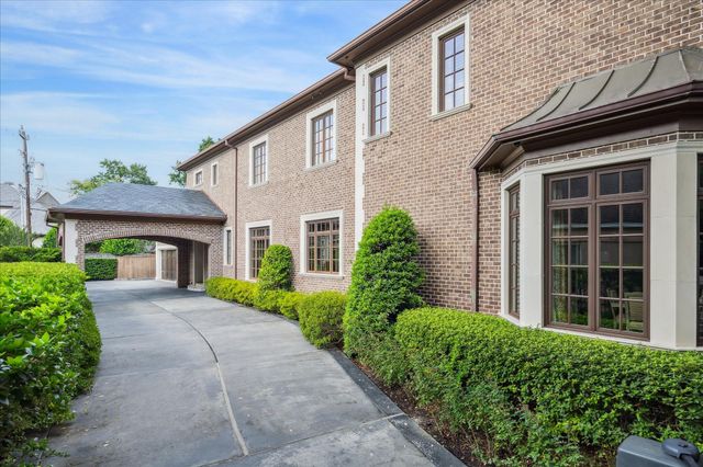 5570 Doliver Drive, Houston, TX 77056