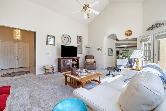 8408 N 6th Street, Fresno, CA 93720