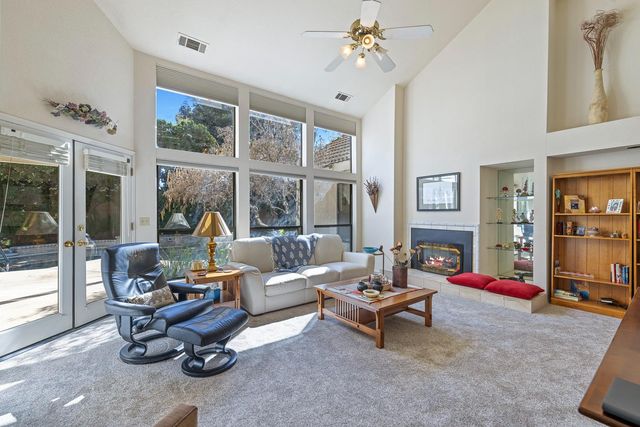 8408 N 6th Street, Fresno, CA 93720