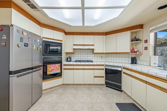 8408 N 6th Street, Fresno, CA 93720