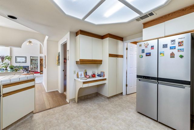 8408 N 6th Street, Fresno, CA 93720