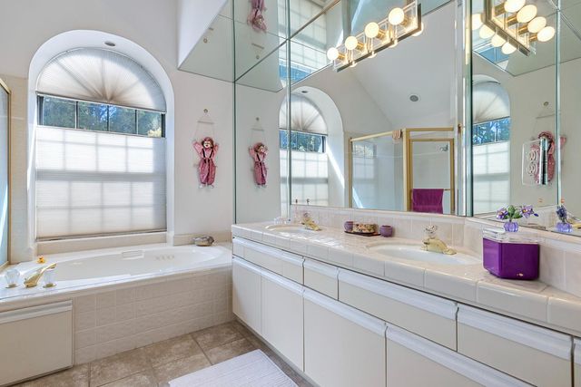 8408 N 6th Street, Fresno, CA 93720