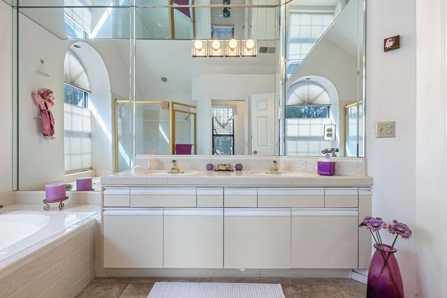 8408 N 6th Street, Fresno, CA 93720